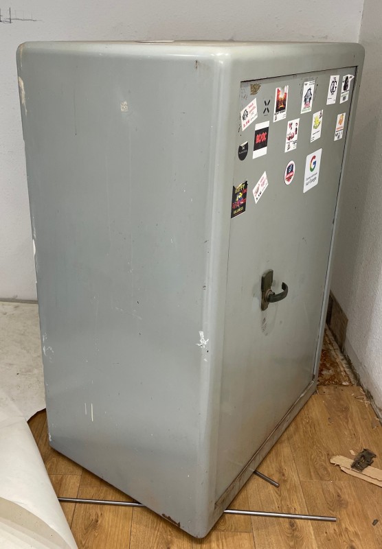 Enlèvement, manutention, livraison, déménagement de coffre fort très lourd avec portage et accès difficile à Monaco près de Nice